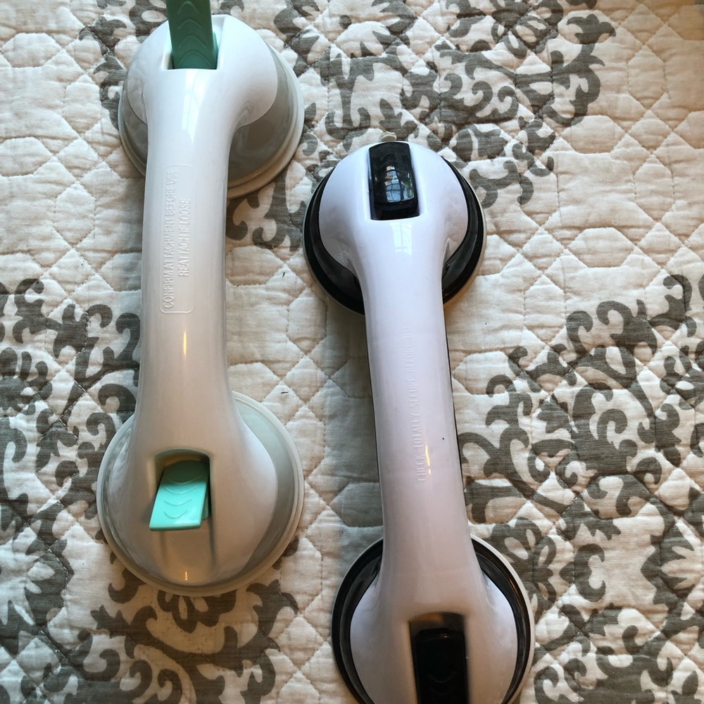 Hand grip bars with sun room